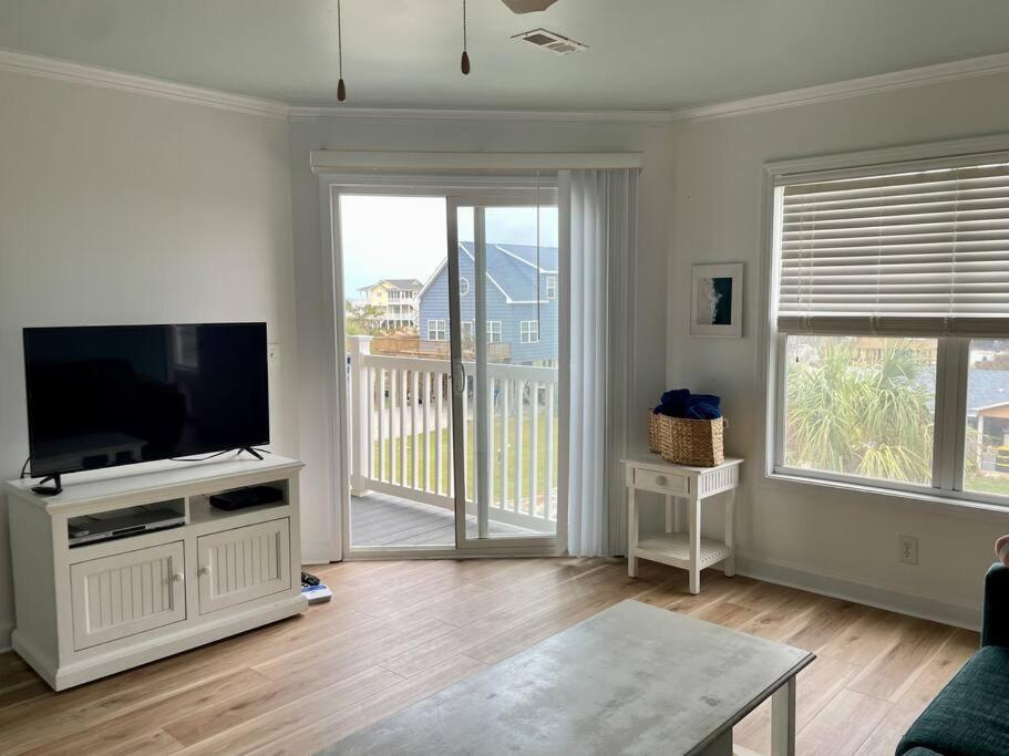 3 Bedroom Condo, Ocean Views & Short Walk To Beach! Oak Island Dış mekan fotoğraf