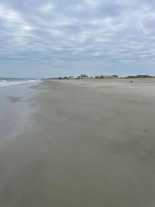 3 Bedroom Condo, Ocean Views & Short Walk To Beach! Oak Island Dış mekan fotoğraf